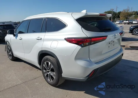 2022 Toyota Highlander Xle из США, поврежденный, VIN 5TDGZRAH2NS129214